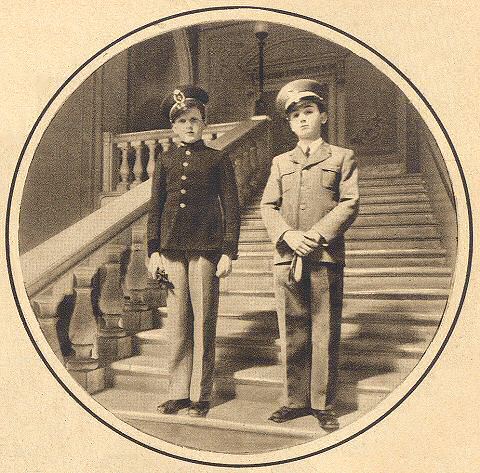 Divise dei collegiali, foto anni '30